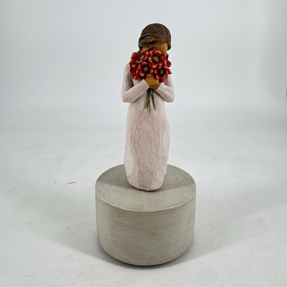 Willow Tree Surrounded by Love Musical Figurine Susan Lordi DEMDACO 2012